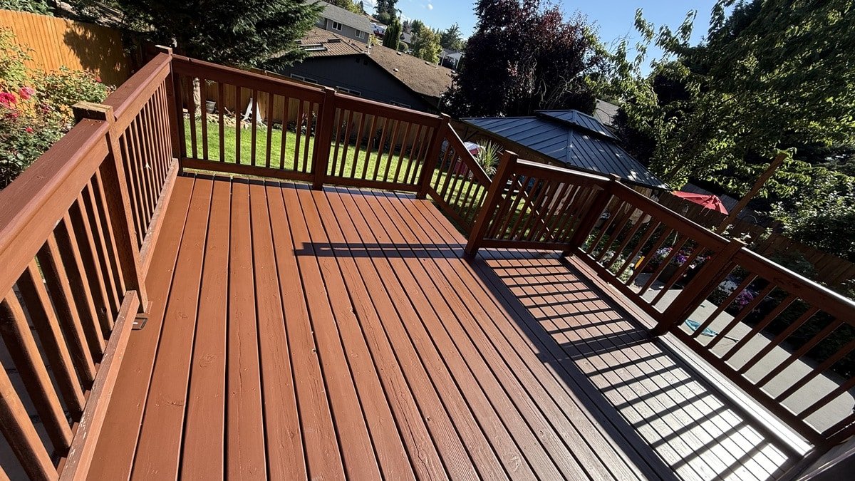 deck and railing restaining in vancouver